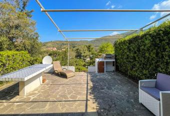 Appartamento Il Faro 1 has Balcony rooms