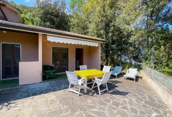 Appartamento Il Faro 2 has Balcony rooms