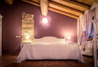 Agriturismo Corte Moranda allows 18 year olds to book a room