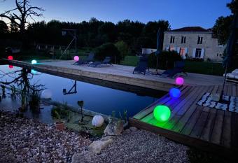 Chambre d h  te vintage au Ch  teau Camponac has Balcony rooms