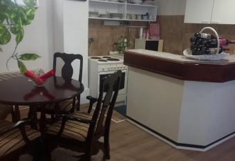 Apartment Reni has rooms with a private hot tub