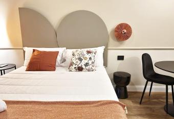 TUTTOTONDO has Balcony rooms