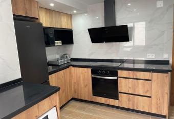 UIM Piso 4 habitaciones Isabel 10 has Balcony rooms