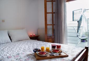 Agios Stilianos has Balcony rooms