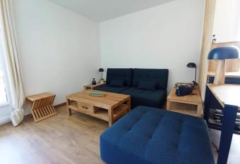 Blue Golf allows 18 year olds to book a room