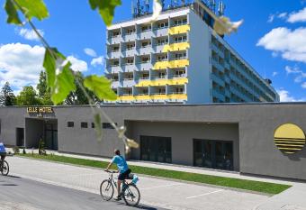 Lelle Hotel has Balcony rooms