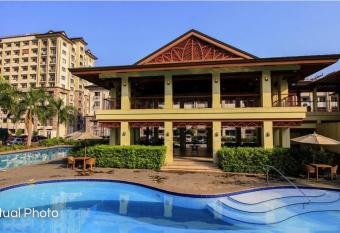 Lovely 2 BR Condo with FREE Secured Parking allows 18 year olds to book a room