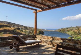 Tinos Retreat, Architect s Guest House allows 18 year olds to book a room