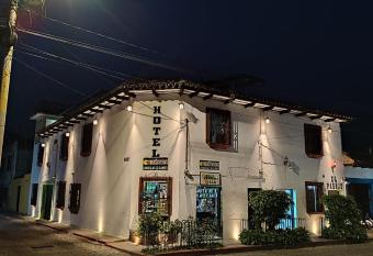 Hotel El Pasaje has Balcony rooms