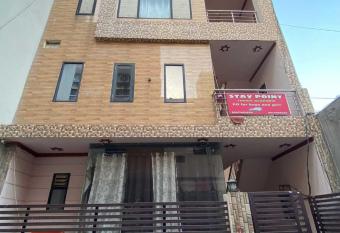 OYO Hotel Stay Point allows 18 year olds to book a room