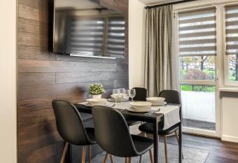 APARTAMENT PRZY R  WNI - centrum Zakopanego allows 18 year olds to book a room