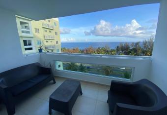2 bedroom apartment with ocean view has Balcony rooms