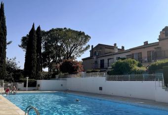 Studio au calme - piscine et tennis - Ideale couple has Balcony rooms