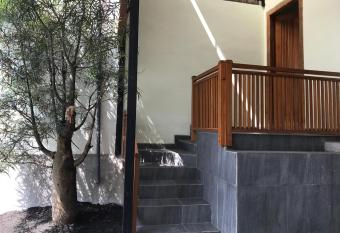 OmahKoe Homes has Balcony rooms