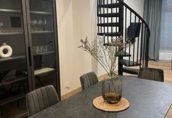 Exclusive two-level apartment with private terrace on the canal Brussels has Balcony rooms