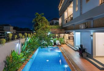 Villa Agati allows 18 year olds to book a room