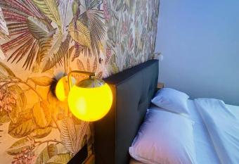 BED Cauchy has Balcony rooms