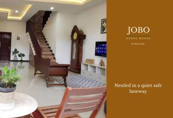 JOBO Guest House 4BR has Balcony rooms