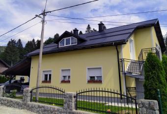 Apartmani ZRILI   has Balcony rooms