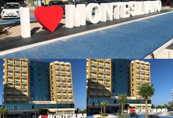 Grand Hotel Montesilvano has Balcony rooms