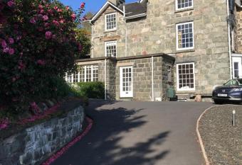 Bryn Mair has Balcony rooms