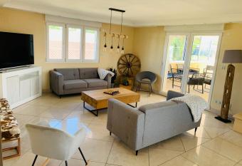 La terrasse du parc has Balcony rooms