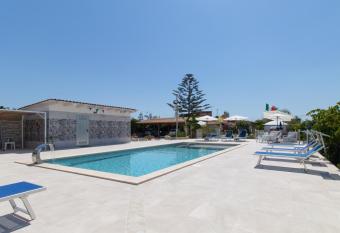 Monolocale in Villa con piscina has Smoking rooms