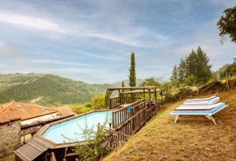 Il castello has Balcony rooms