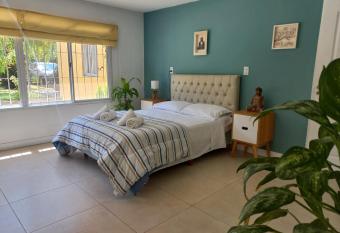 Hospedaje G  emes Quinta Victoria allows 18 year olds to book a room