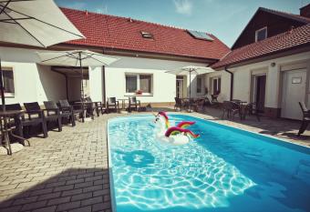 Penzion Kratochv  l has Balcony rooms