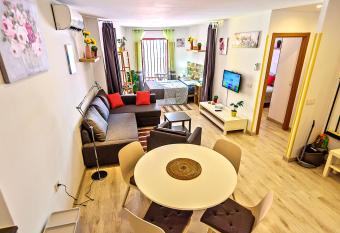 Plaza Herrer  a Central Apartments with Balconies allows 18 year olds to book a room