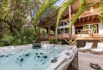 Villa Piraillan L  ge-cap Ferret has Balcony rooms