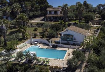 Villa a Marsala con piscina has Balcony rooms