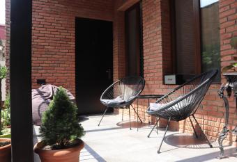 INoldtbilisi has Balcony rooms