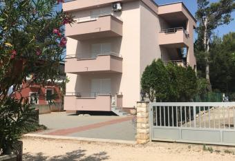 Apartmani Vukadin has Balcony rooms