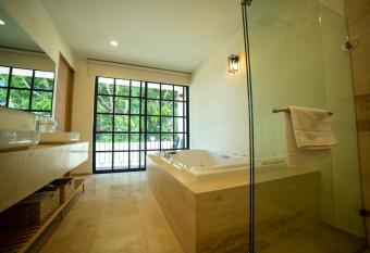 Hotel Dex Tlaquepaque has Balcony rooms