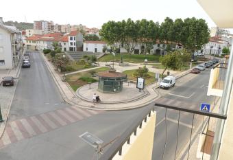Casa Das Eiras has Balcony rooms