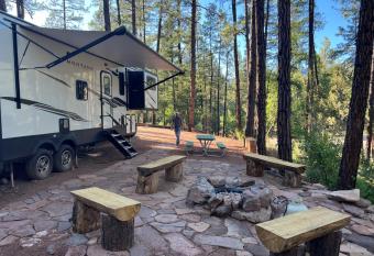 Luxury Glamper Retreat 14 Forest Site has Balcony rooms