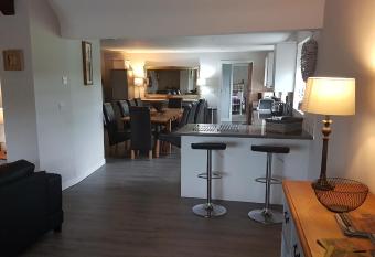 Bodrual cottage has Balcony rooms