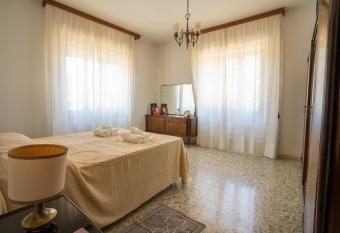 La Casa di Lella has Balcony rooms