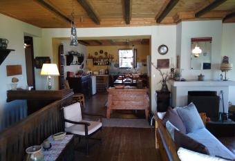 Montesantos Mansion, Panteleimonas has Balcony rooms