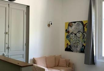 Les Jardins de L Archev  ch   allows 18 year olds to book a room