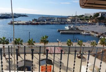 LOFT CON ESPECTACULARES VISTAS AL PUERTO has Balcony rooms