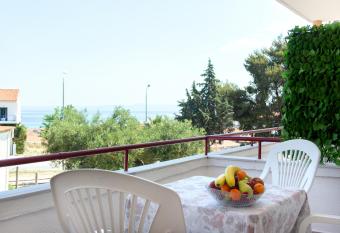 DIMITRIS STUDIO has Balcony rooms