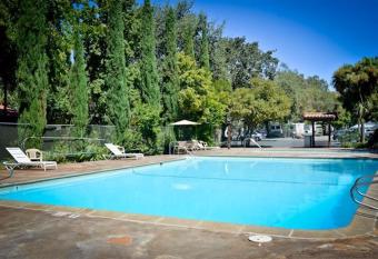 Casa de Fruta Inn allows 18 year olds to book a room