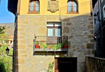 La Casa del Abad has Balcony rooms