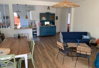 Maison de famille Les Abatilles has Balcony rooms