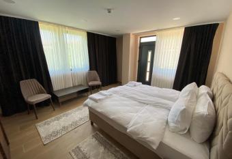 Apartmani Ne  kovi   Fo  a has Balcony rooms