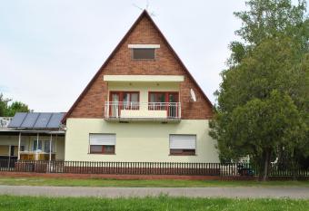 Zita   d  l  h  z has Balcony rooms