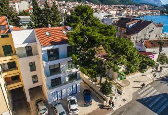 MT City apartments has Balcony rooms